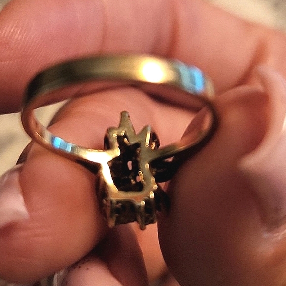 Vintage 80's 14k YG Diamond, Ruby, & Sapphire Spray Ring - Picture 7 of 8